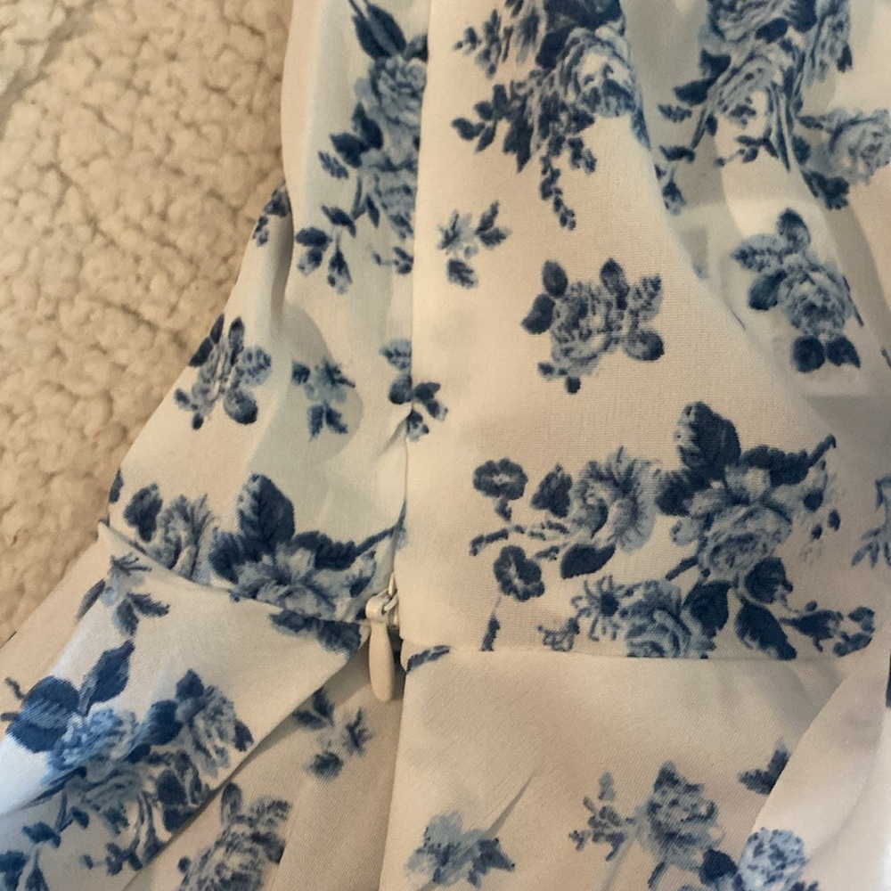 Floral Blue Puff Sleeve Top - Picture 4 of 5
